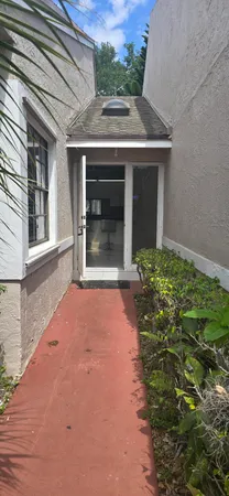 $2,975 | 5161 Northwest 11th Lane, Pompano Beach, FL 33064