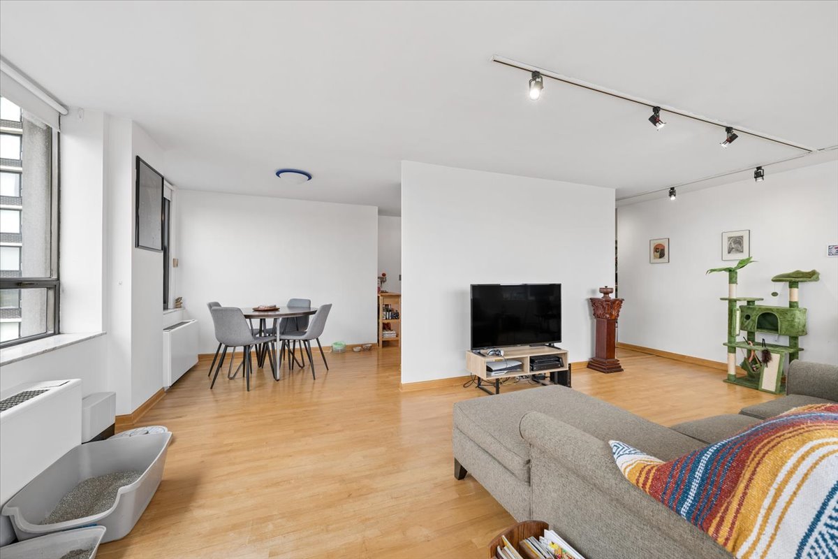 5701 North Sheridan Road, Unit 12B Chicago, IL 60660 - Photo 6 of 14 Gallery Image 6