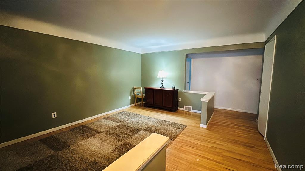 4867 Shell Court Warren, MI 48091 - Photo 2 of 21