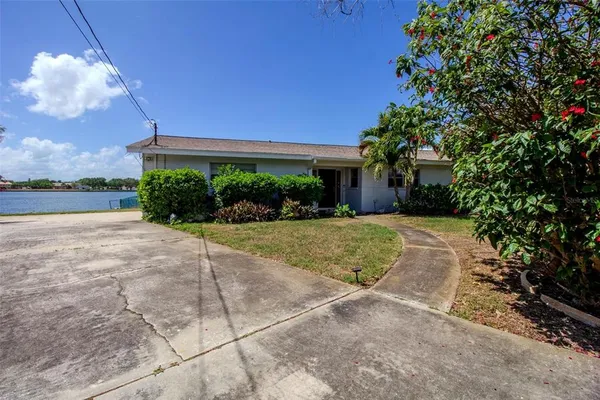 $3,850 | 3900 14th Lane Northeast, St. Petersburg, FL 33703