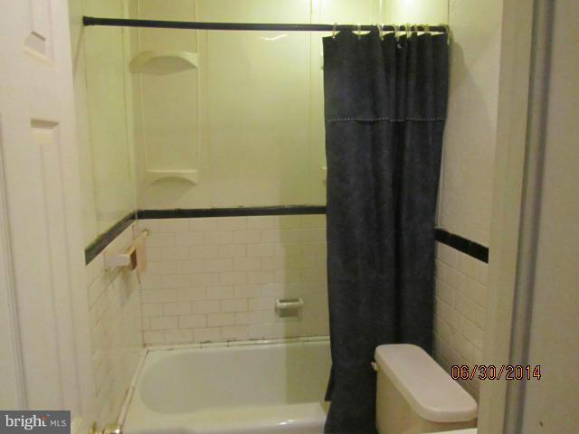2910 Cornwall Road Baltimore, MD 21222 - Photo 8 of 9 Bath