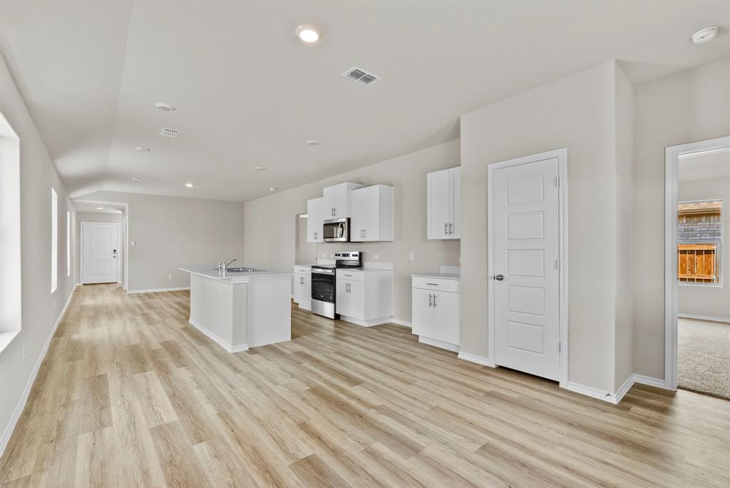 504 Marsh Street Cleburne, TX 76033 - Photo 12 of 24
