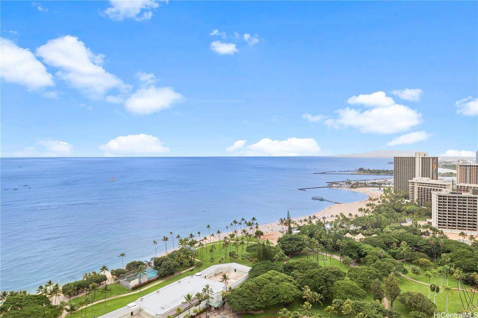 a view of a bunch of green space