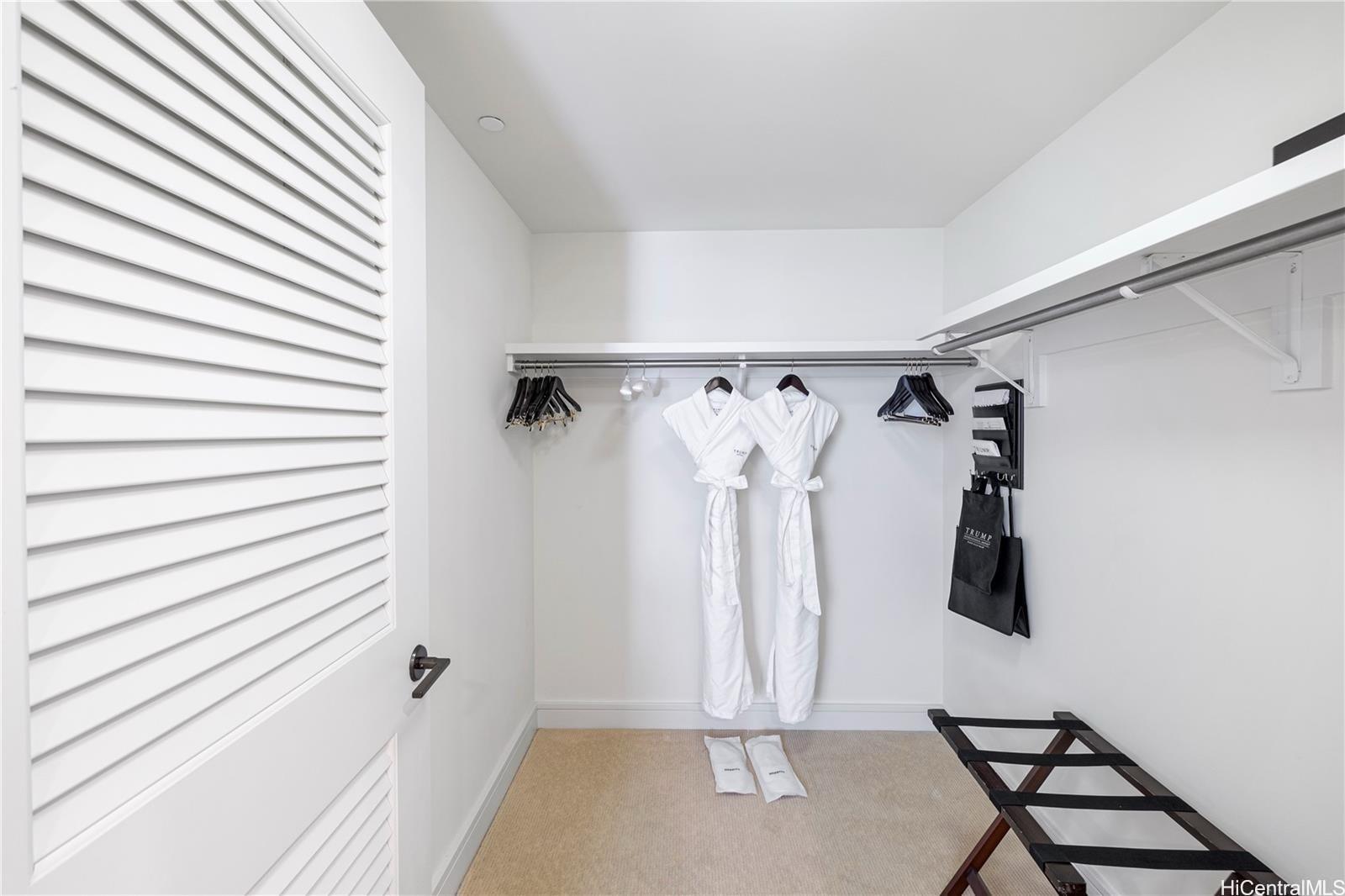 223 Saratoga Road, Unit 3203 Honolulu, HI 96815 - Photo 21 of 24 a bathroom with a shower