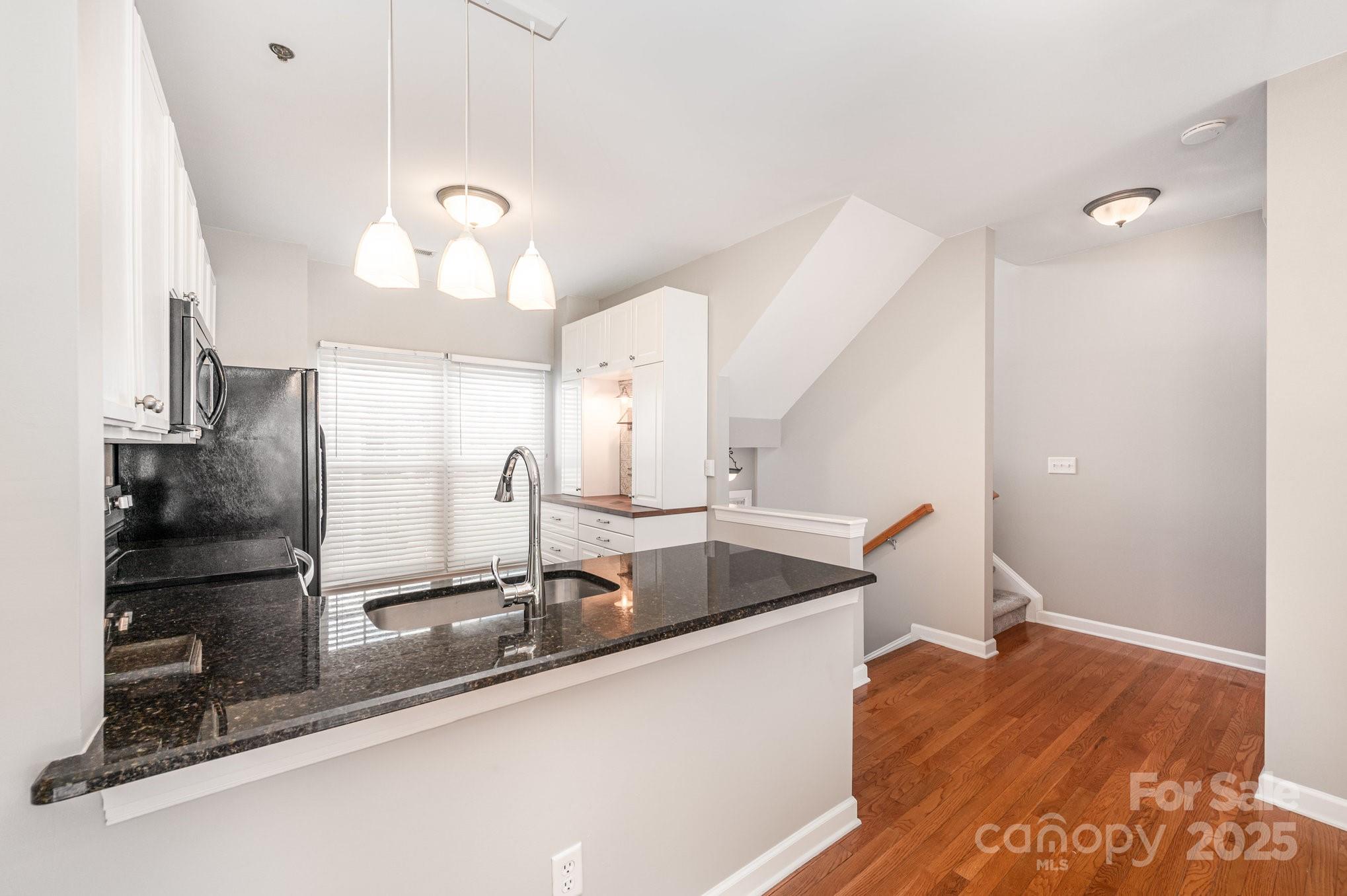 2833 Avalon Loop Road Charlotte, NC 28269 - Photo 7 of 32 Gallery Image 7