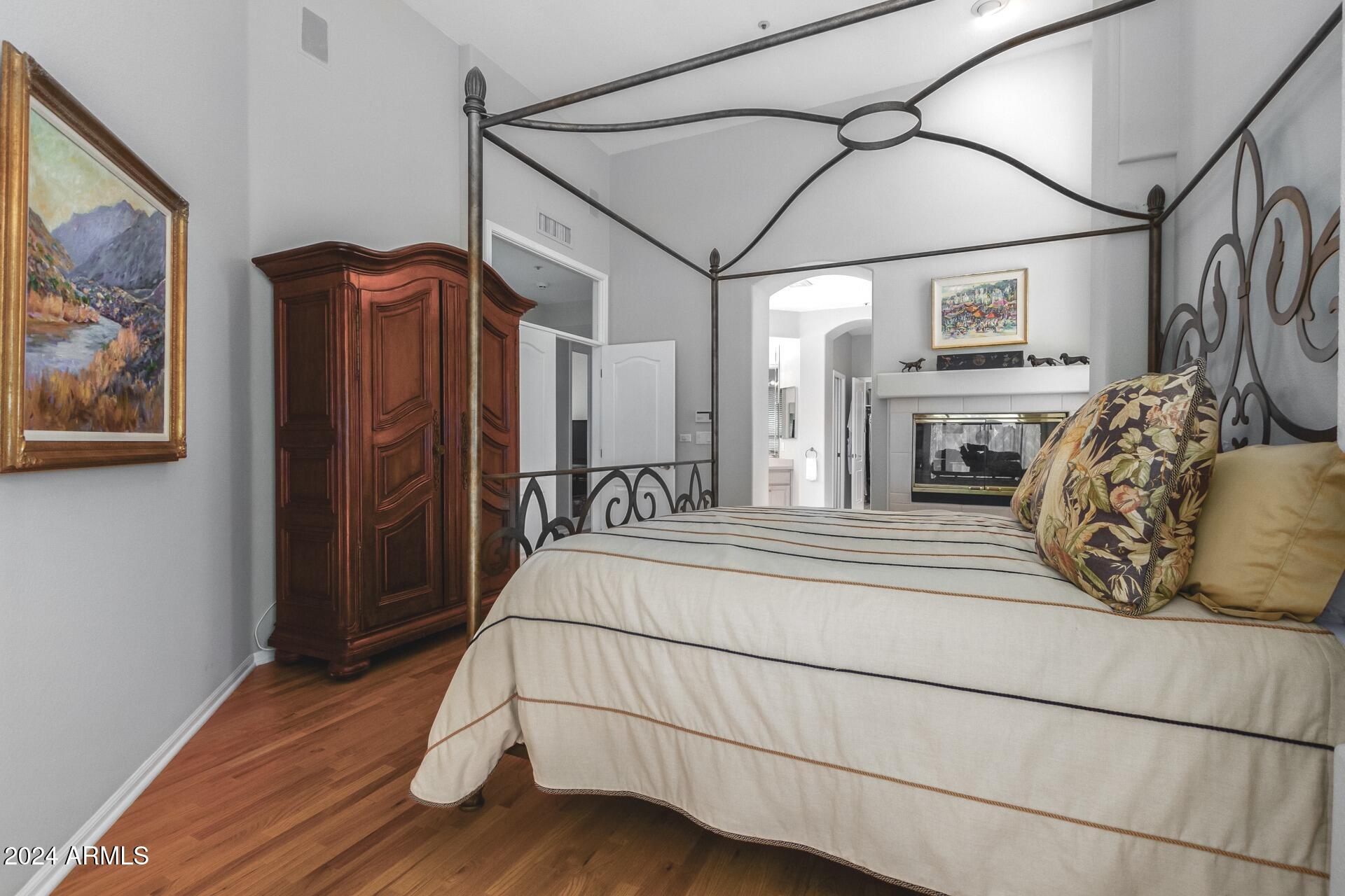 7705 East Doubletree Ranch Road, Unit 28 Scottsdale, AZ 85258 - Photo 18 of 49 Primary Bedroom