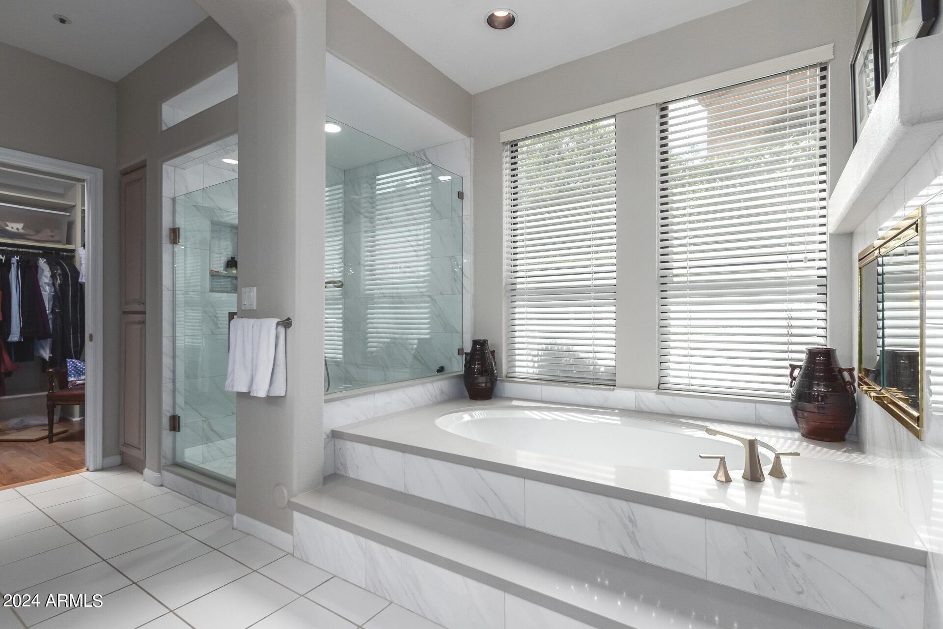 7705 East Doubletree Ranch Road, Unit 28 Scottsdale, AZ 85258 - Photo 21 of 49 Separate Shower and Tub