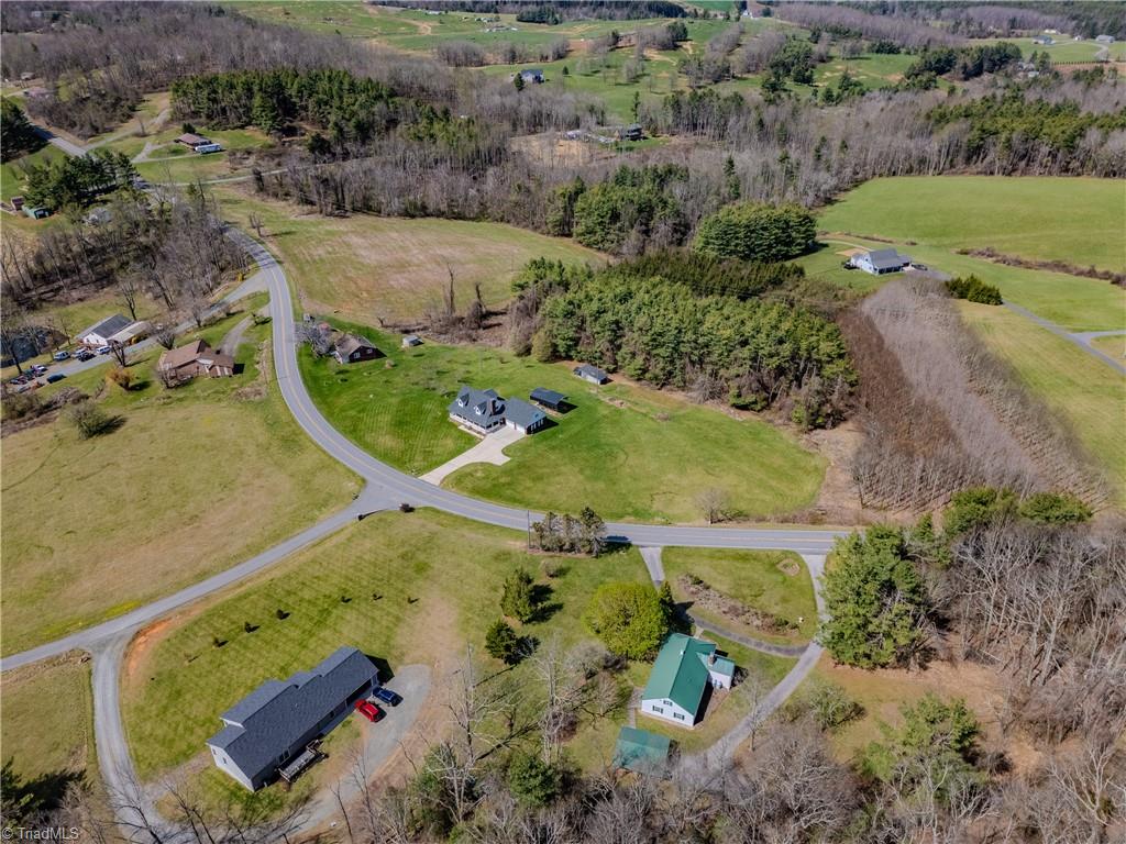 11325 Glade Valley Road Ennice, NC 28623 - Photo 11 of 43