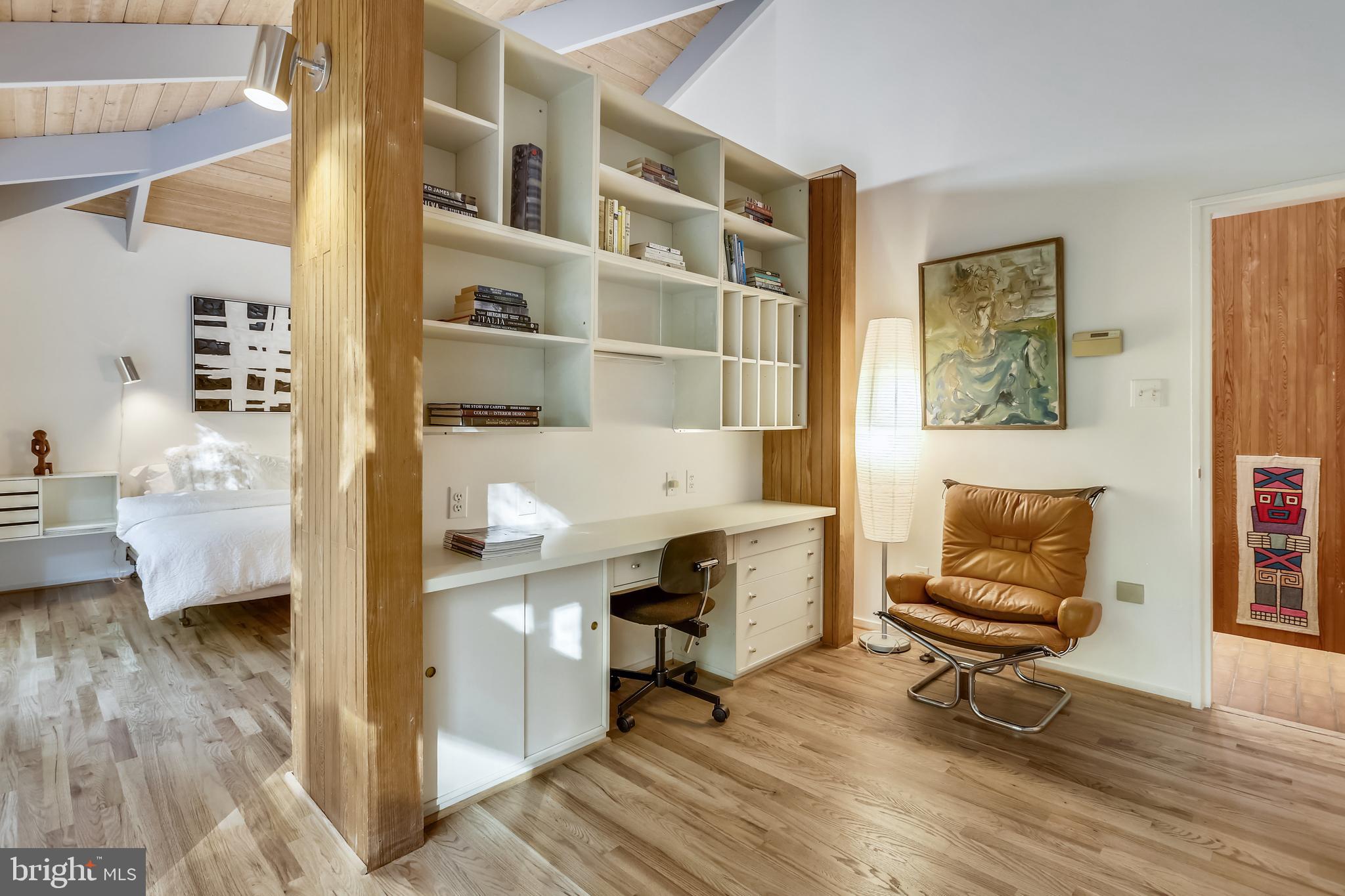 3928 Rickover Road Silver Spring, MD 20902 - Photo 23 of 62 a workspace with furniture and a window