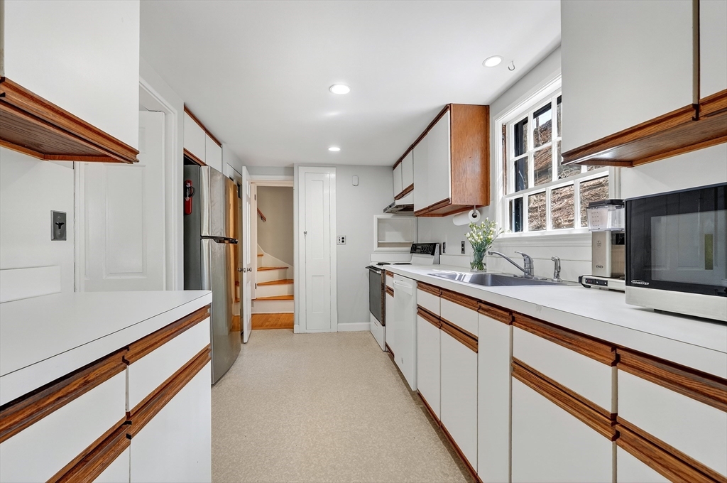 63 Lexington Road Concord, MA 01742 - Photo 9 of 20