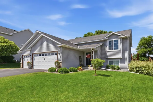 $422,900 | 406 Greenway Drive, Delano, MN 55328