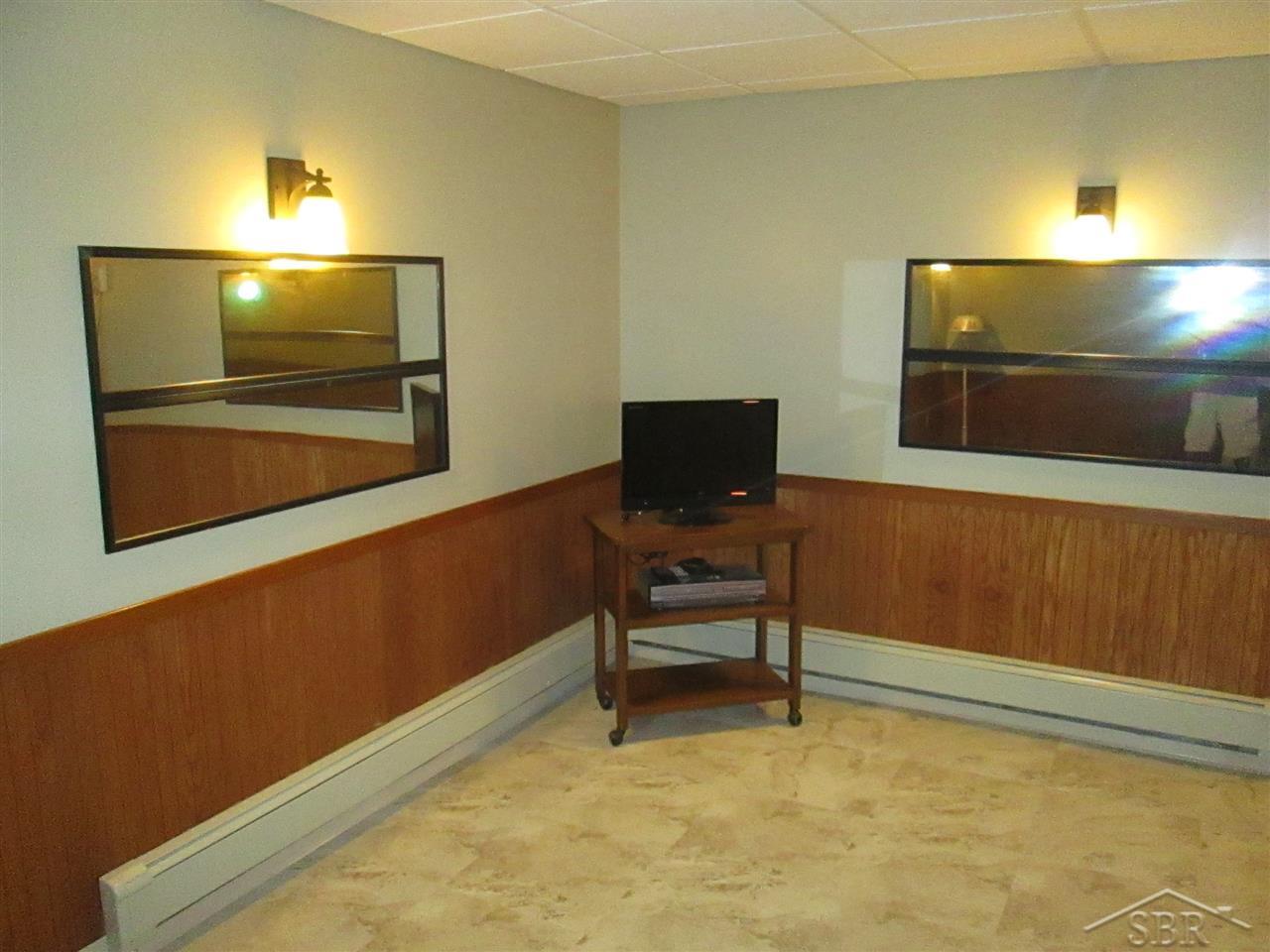 17785 Geddes Road Hemlock, MI 48626 - Photo 23 of 28 Family Room