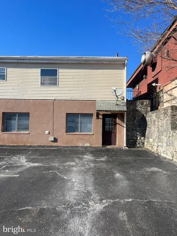 $1,195 | 1132 East Chocolate Avenue, Unit C, Hershey, PA 17033