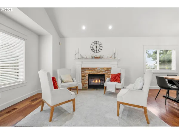 $625,000 | 11989 Southeast Eagle Drive, Clackamas, OR 97015