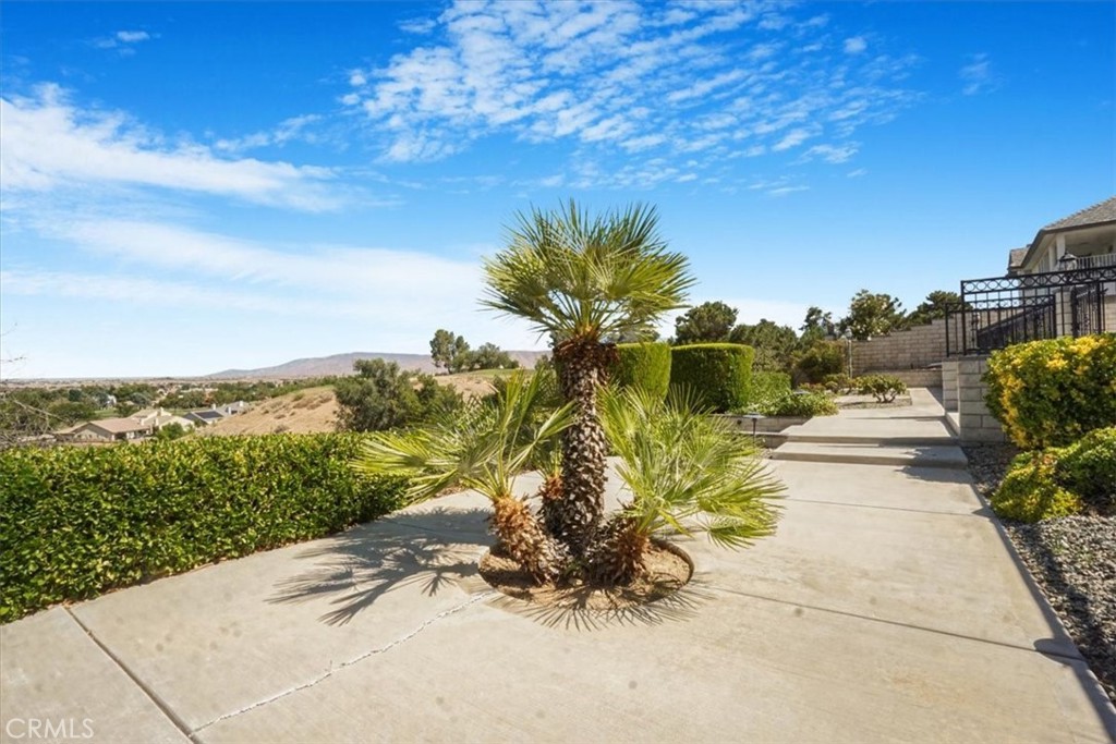13097 Sage Hen Road Victorville, CA 92395 - Photo 21 of 75