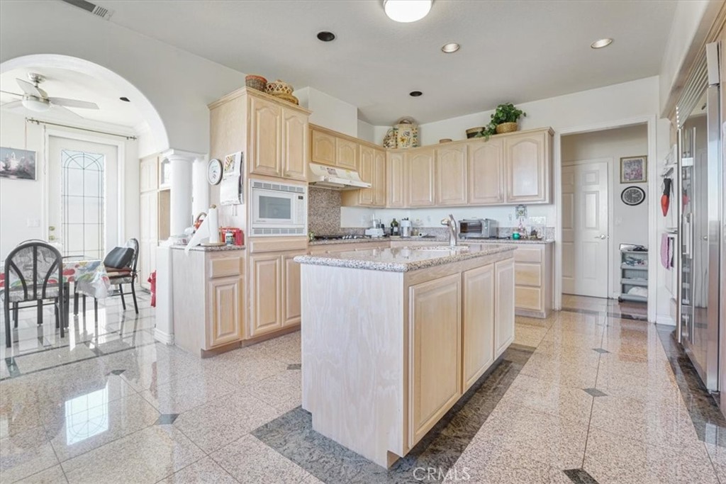 13097 Sage Hen Road Victorville, CA 92395 - Photo 73 of 75