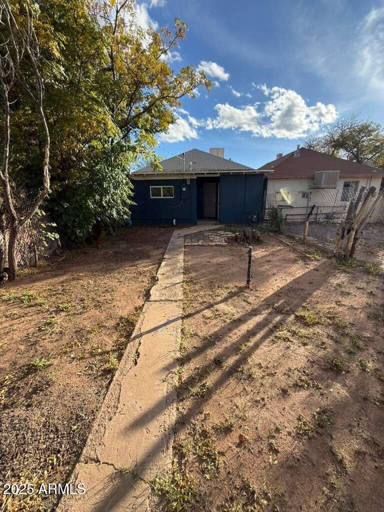 806 East 7th Street Douglas, AZ 85607 - Photo 17 of 18 a view of a backyard