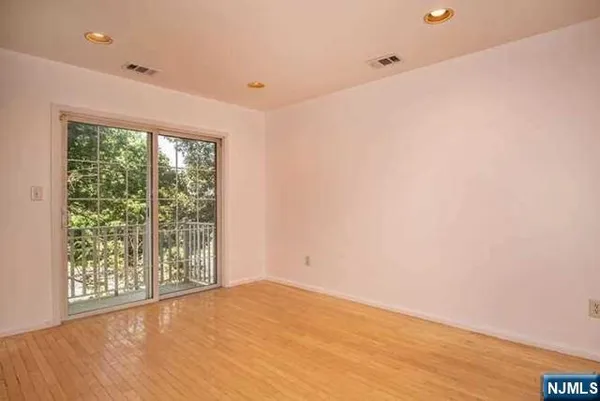 $3,800 | 2402 Richard Court, Mahwah, NJ 07430