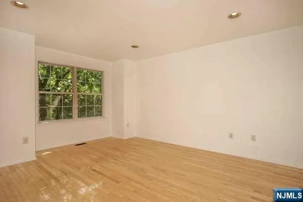 $3,800 | 2402 Richard Court, Mahwah, NJ 07430