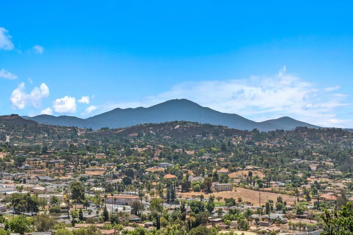 2155 Vista Valley Rim Place El Cajon, CA 92019 - Photo 14 of 61