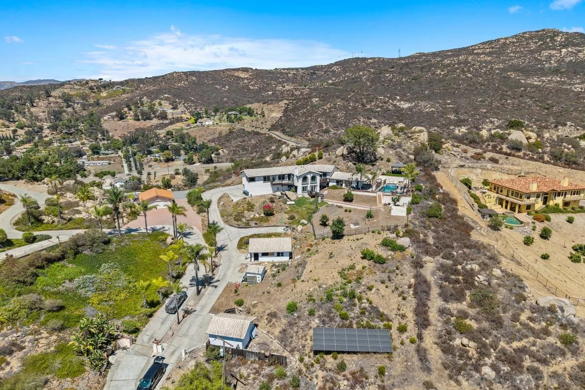 2155 Vista Valley Rim Place El Cajon, CA 92019 - Photo 15 of 61