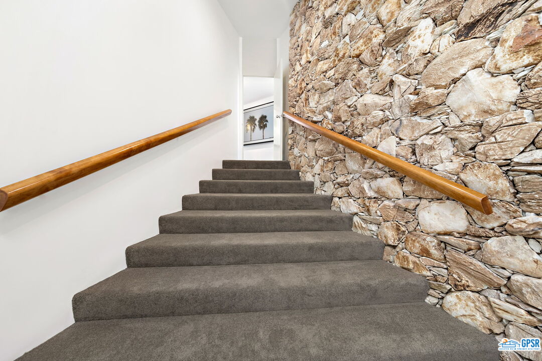 1350 Ladera Circle Palm Springs, CA 92262 - Photo 29 of 54 a view of entryway