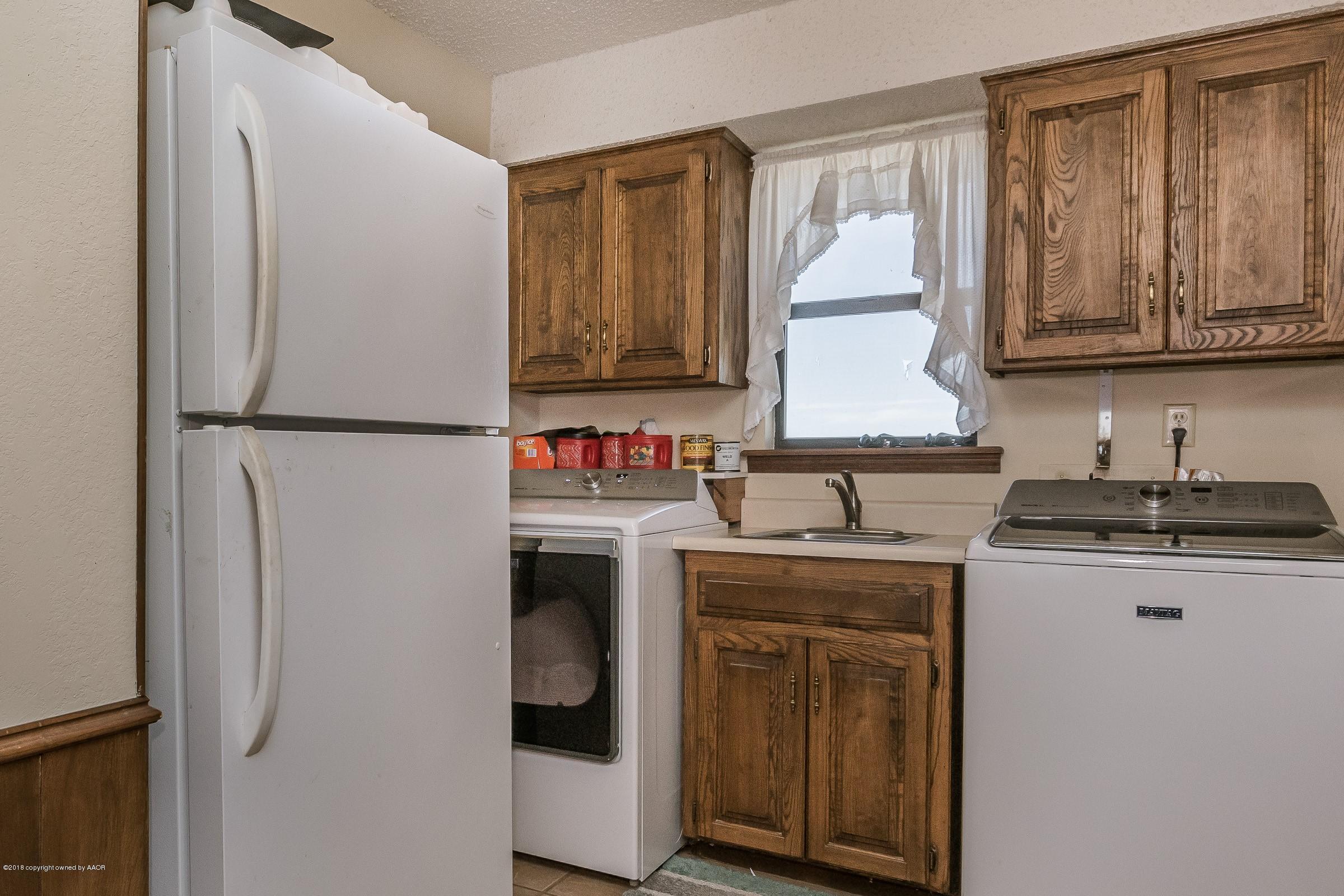 5455 Ranch View Drive Amarillo, TX 79124 - Photo 13 of 29 014_Utility Room