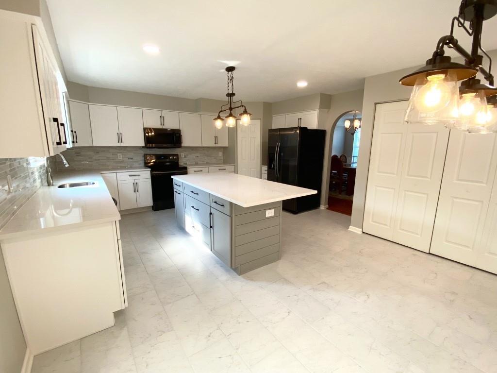 110 Walnut Drive McKees Rocks, PA 15136 - Photo 4 of 25 Gallery Image 4