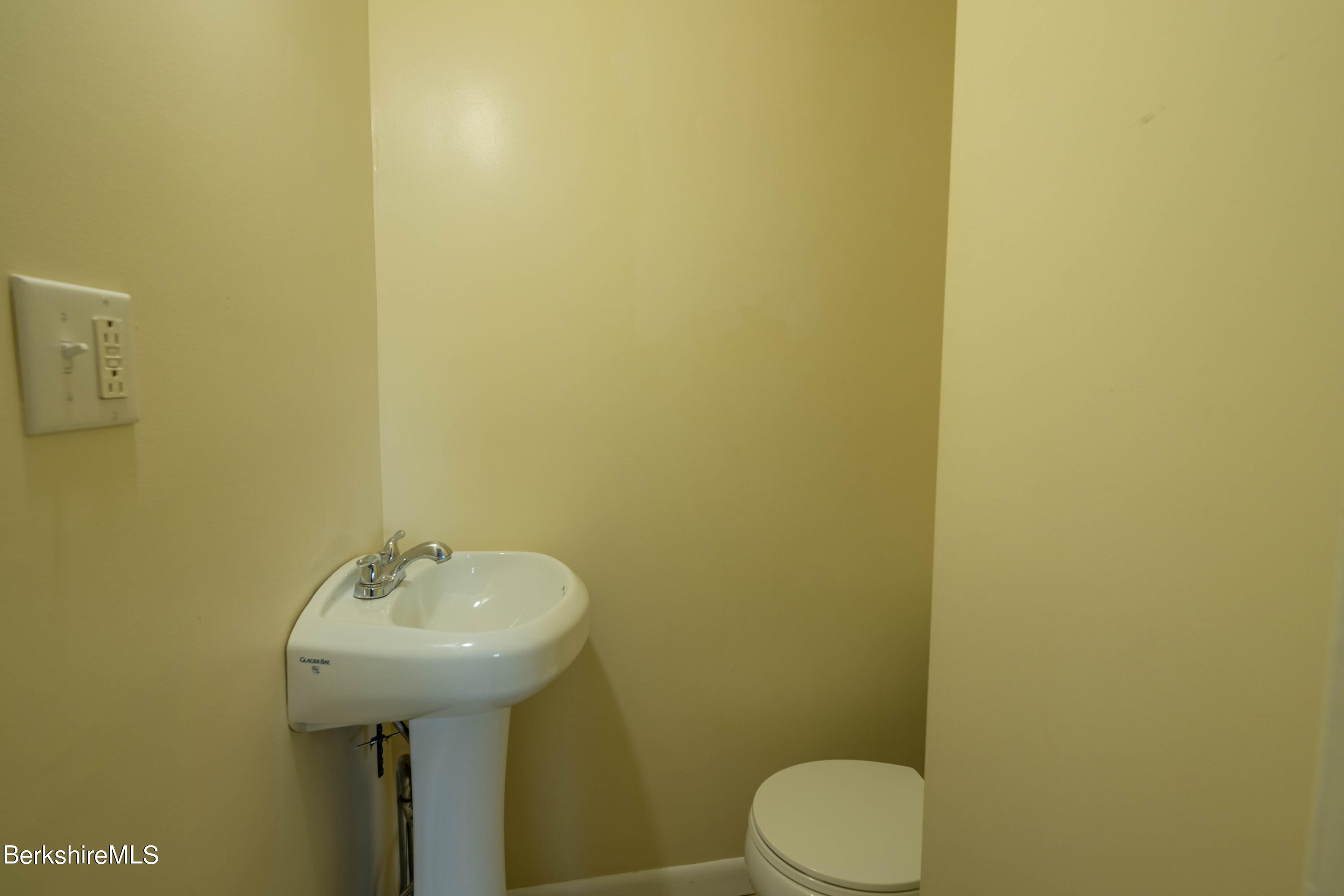 148 Holmes Road Pittsfield, MA 01201 - Photo 14 of 30 Half Bath