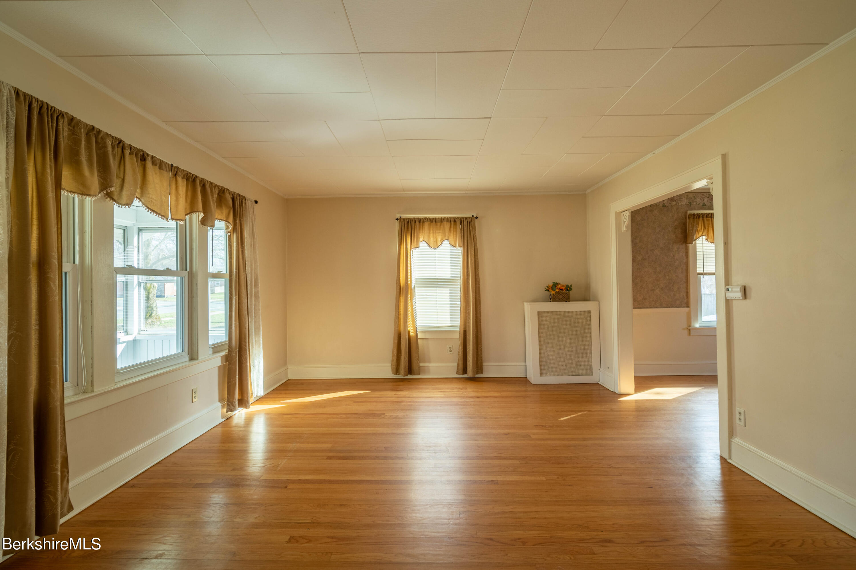 148 Holmes Road Pittsfield, MA 01201 - Photo 6 of 30 Living Room