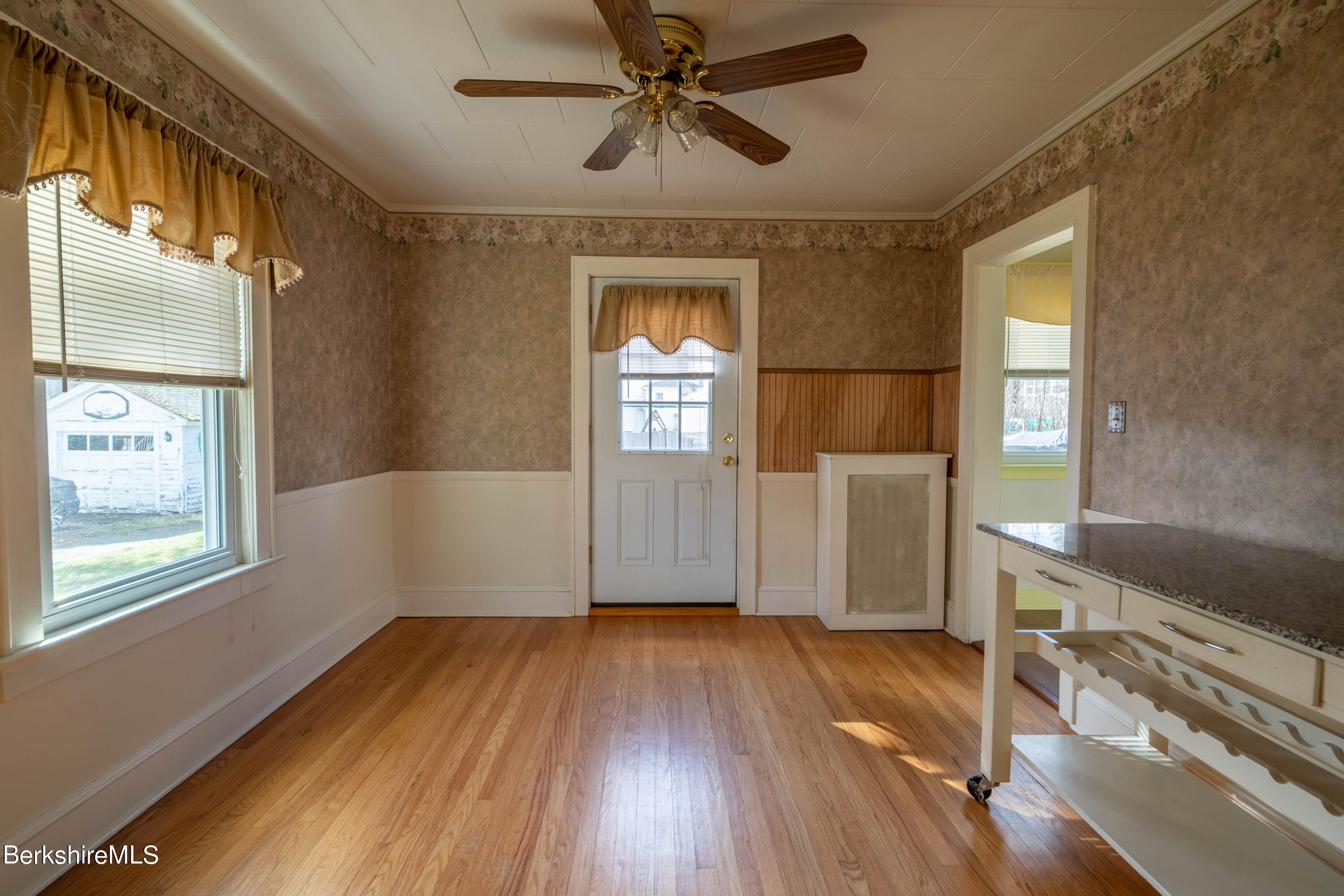 148 Holmes Road Pittsfield, MA 01201 - Photo 8 of 30 dining room
