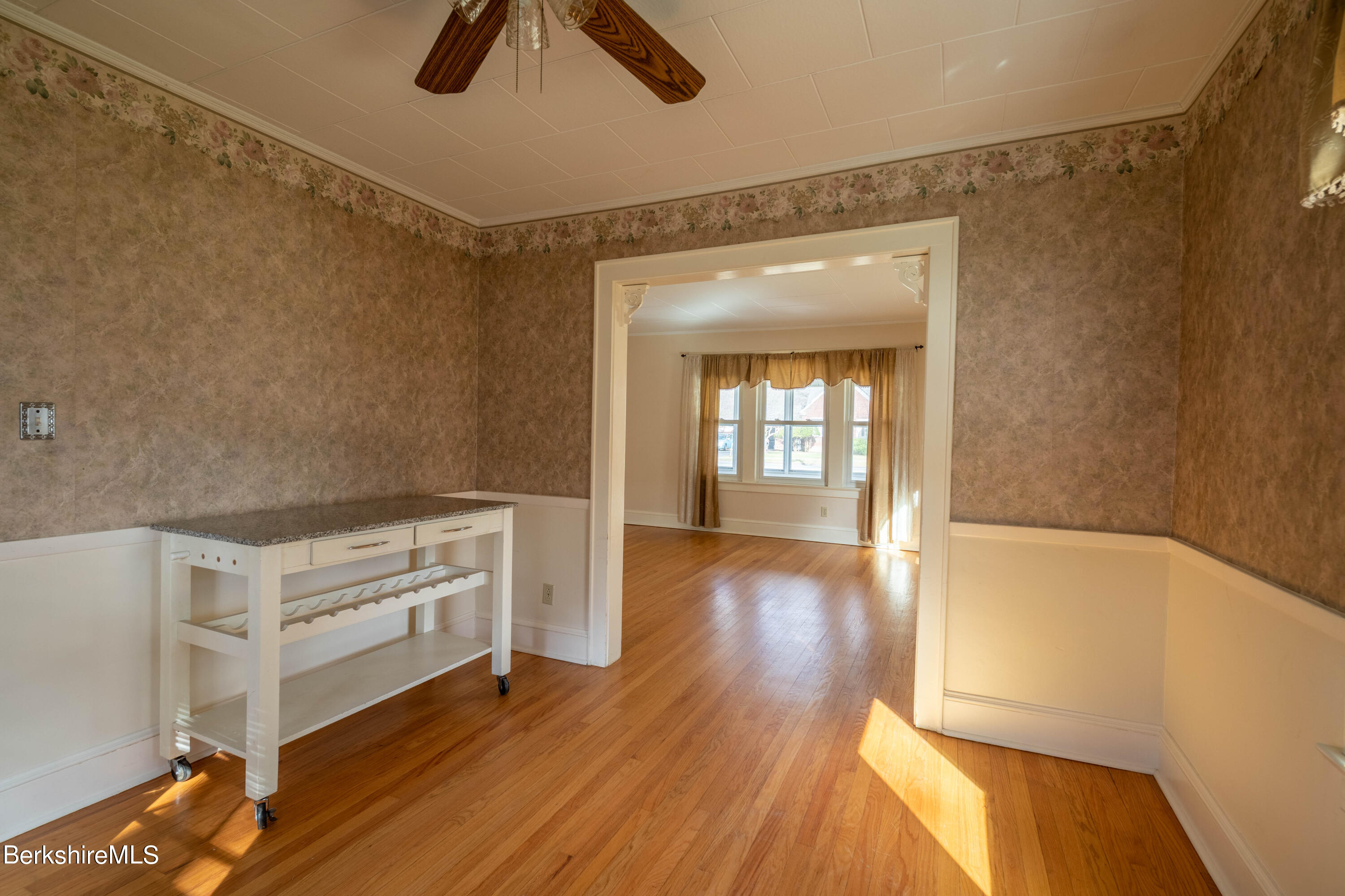 148 Holmes Road Pittsfield, MA 01201 - Photo 9 of 30 Dining Room