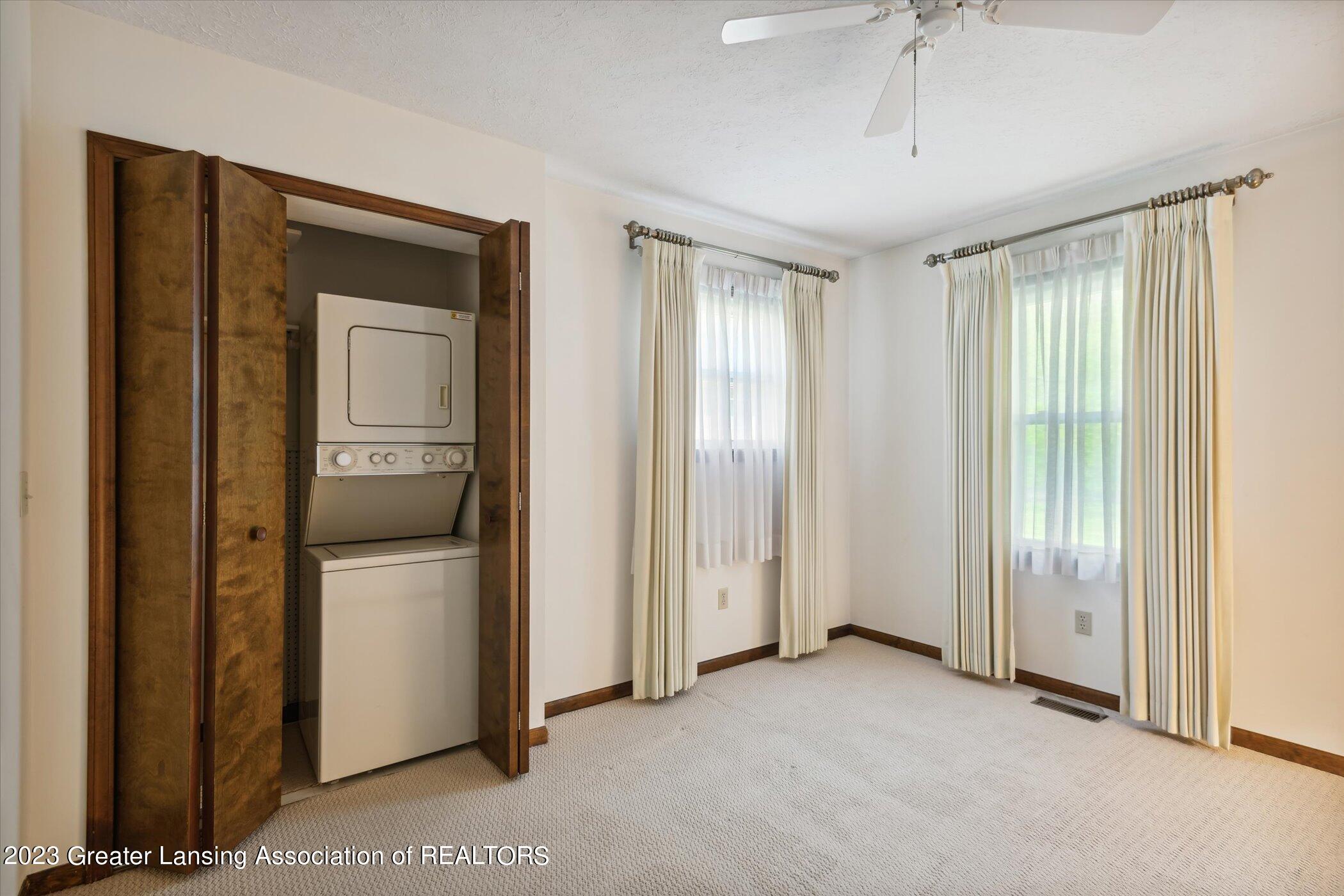 2017 Rendall Drive Jackson, MI 49201 - Photo 18 of 29 36-2017-Rendall-Dr-Jackson-MI-49201-Wind