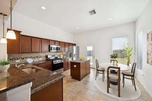 $2,400 | 8115 Aleppo Pine Lane, Cypress, TX 77433