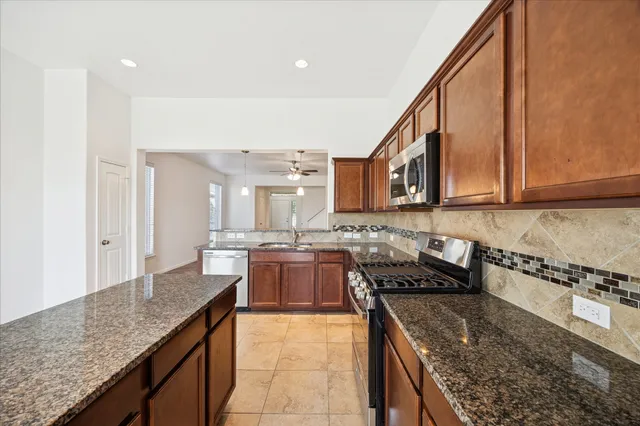 $2,400 | 8115 Aleppo Pine Lane, Cypress, TX 77433