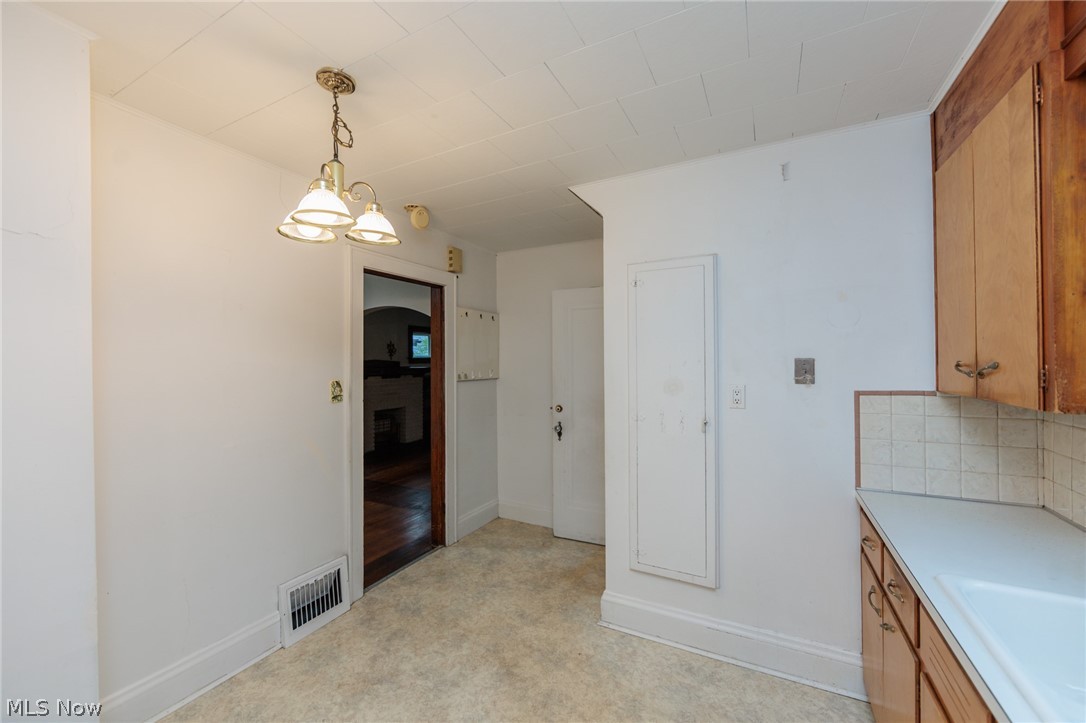 983 Dan Street Akron, OH 44310 - Photo 22 of 46