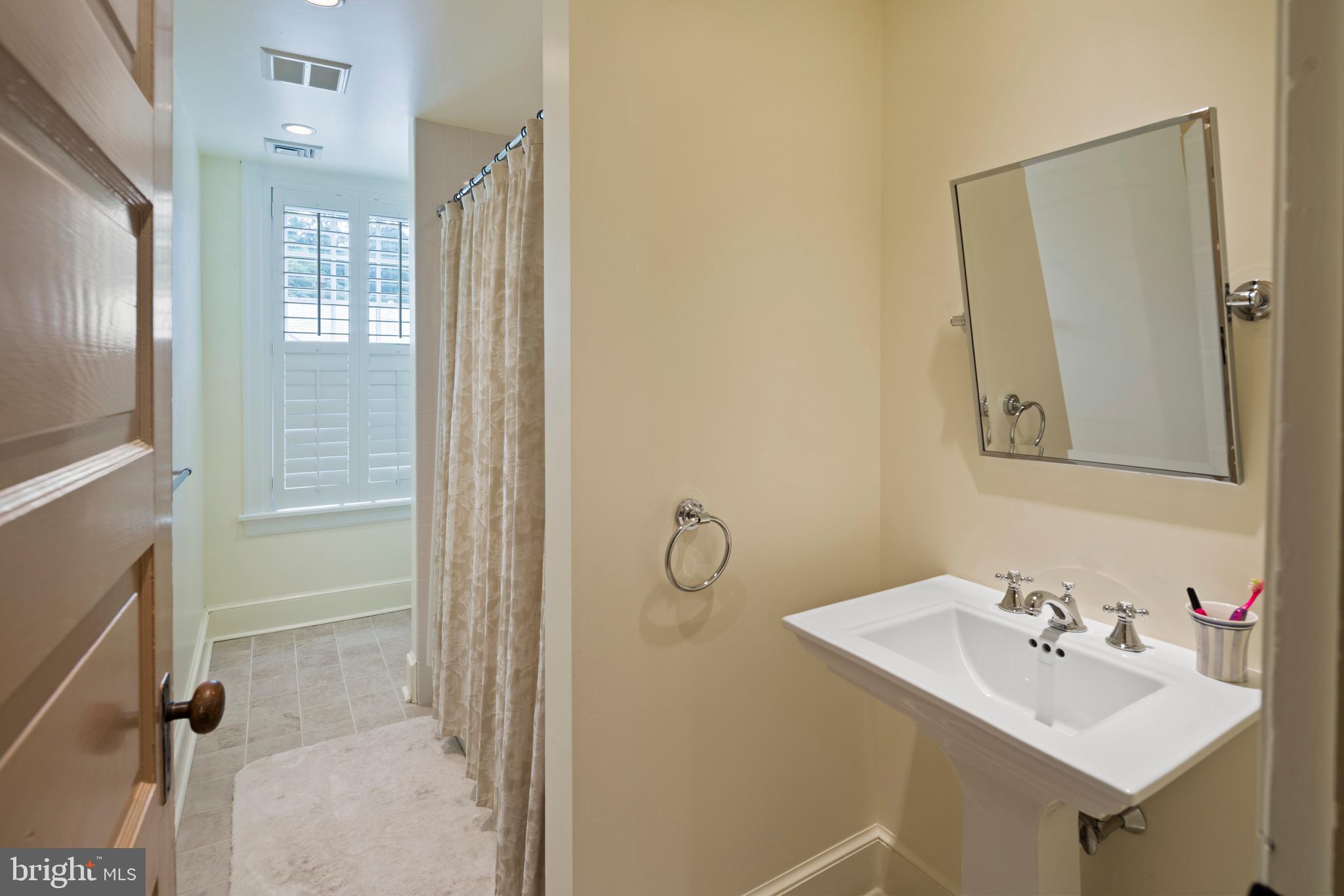 416 St Davids Road Wayne, PA 19087 - Photo 33 of 45