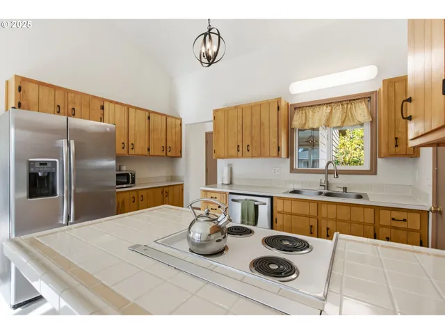 $665,000 | 2423 Benson Lane, Eugene, OR 97408