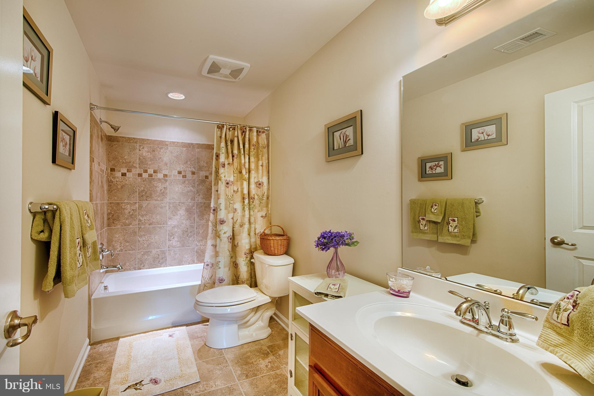 5602 Country Farm Road White Marsh, MD 21162 - Photo 16 of 30 Hall Bath