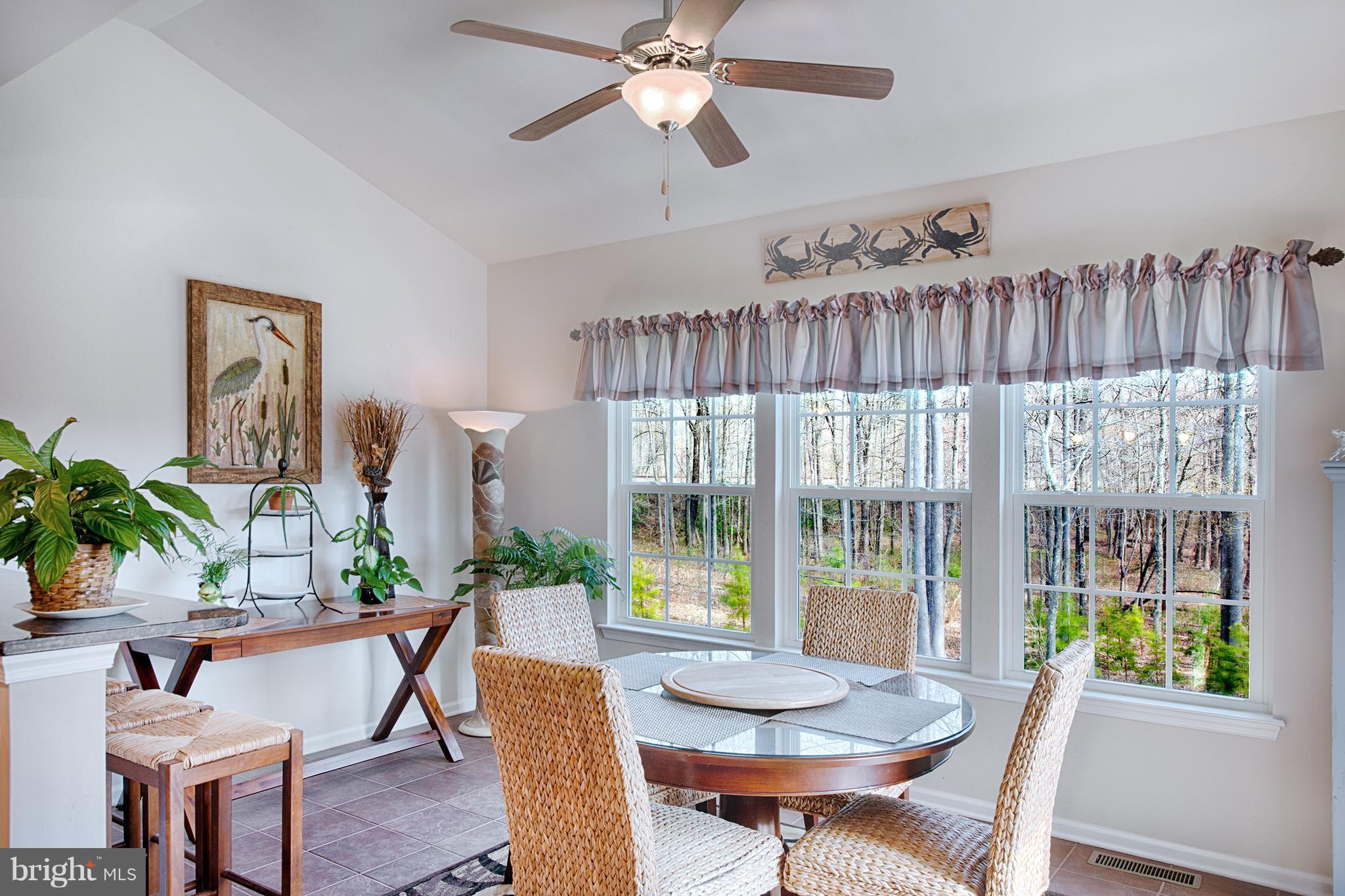 5602 Country Farm Road White Marsh, MD 21162 - Photo 8 of 30 Kitchenopen open to Sunroom!