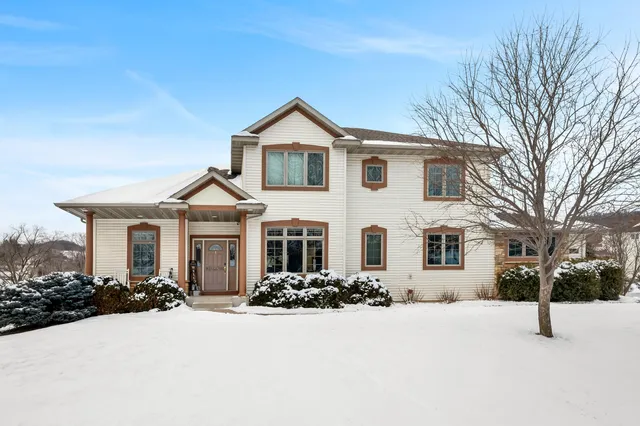 $980,000 | 2111 Clearwater Drive, Onalaska, WI 54650