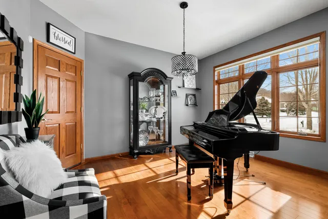 $980,000 | 2111 Clearwater Drive, Onalaska, WI 54650