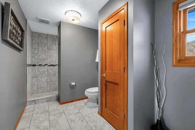 $980,000 | 2111 Clearwater Drive, Onalaska, WI 54650