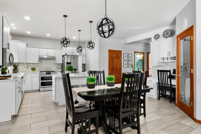 $980,000 | 2111 Clearwater Drive, Onalaska, WI 54650