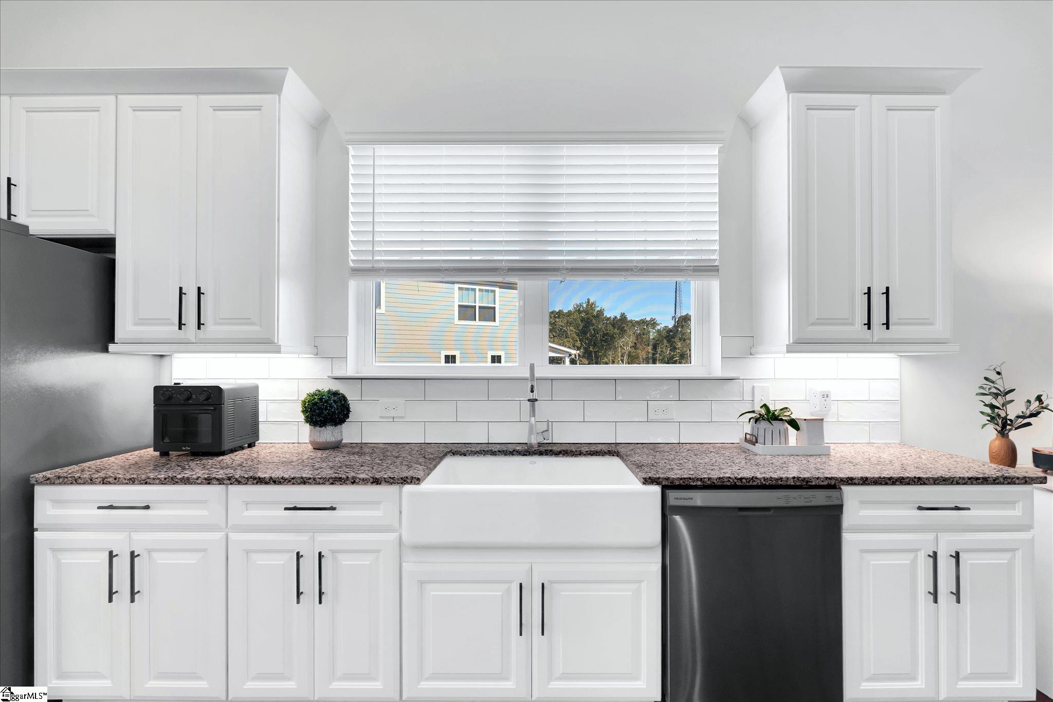 202 Montview Circle Greenville, SC 29617 - Photo 12 of 44