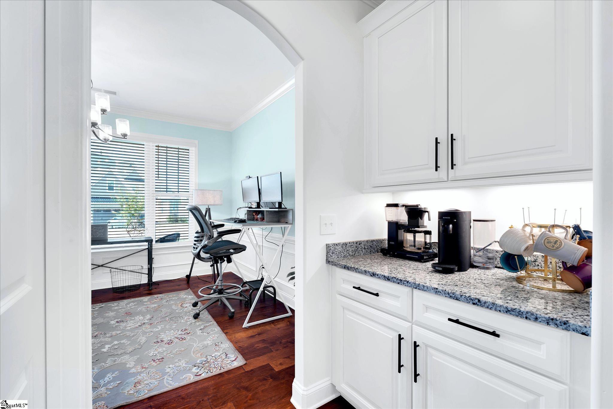 202 Montview Circle Greenville, SC 29617 - Photo 13 of 44