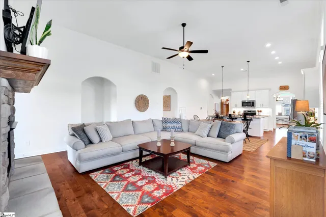 $550,000 | 202 Montview Circle, Greenville, SC 29617