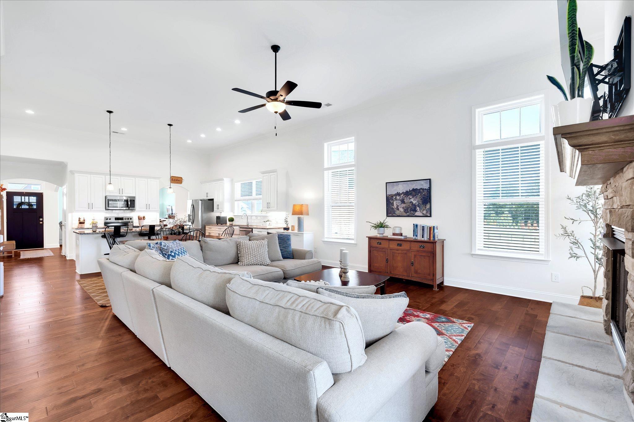 202 Montview Circle Greenville, SC 29617 - Photo 16 of 44