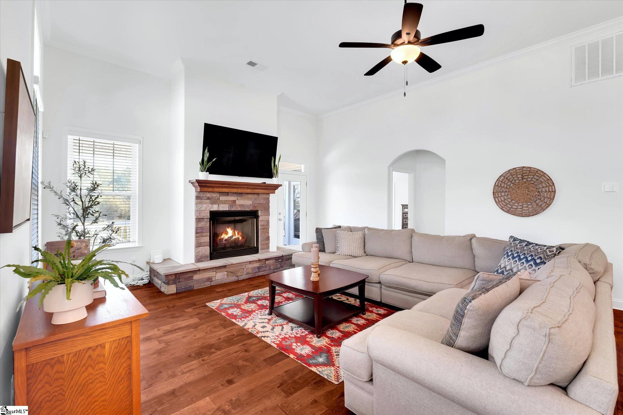 202 Montview Circle Greenville, SC 29617 - Photo 4 of 44