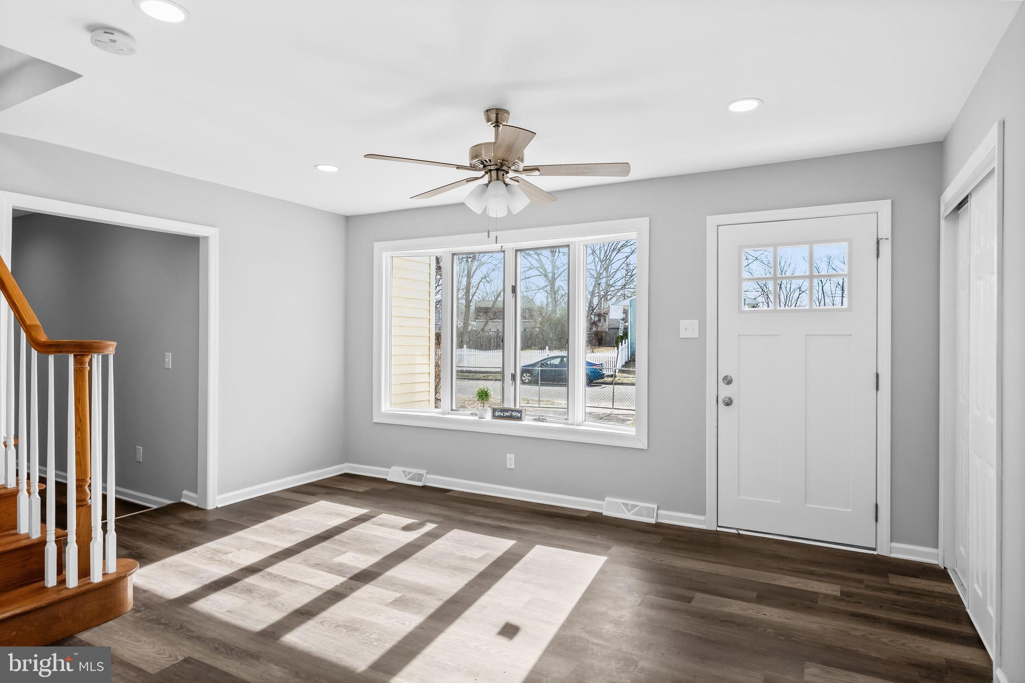 20 Mac Knight Drive Pine Hill, NJ 08021 - Photo 3 of 48 Living Room Entry
